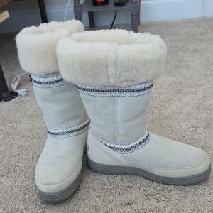 UGG Sundance Boots Size 10 Womans